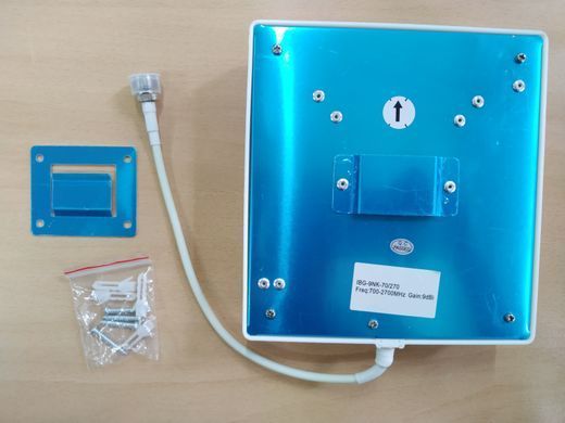 Антенна планшетна ANTENITI Multi Band 9 dbi